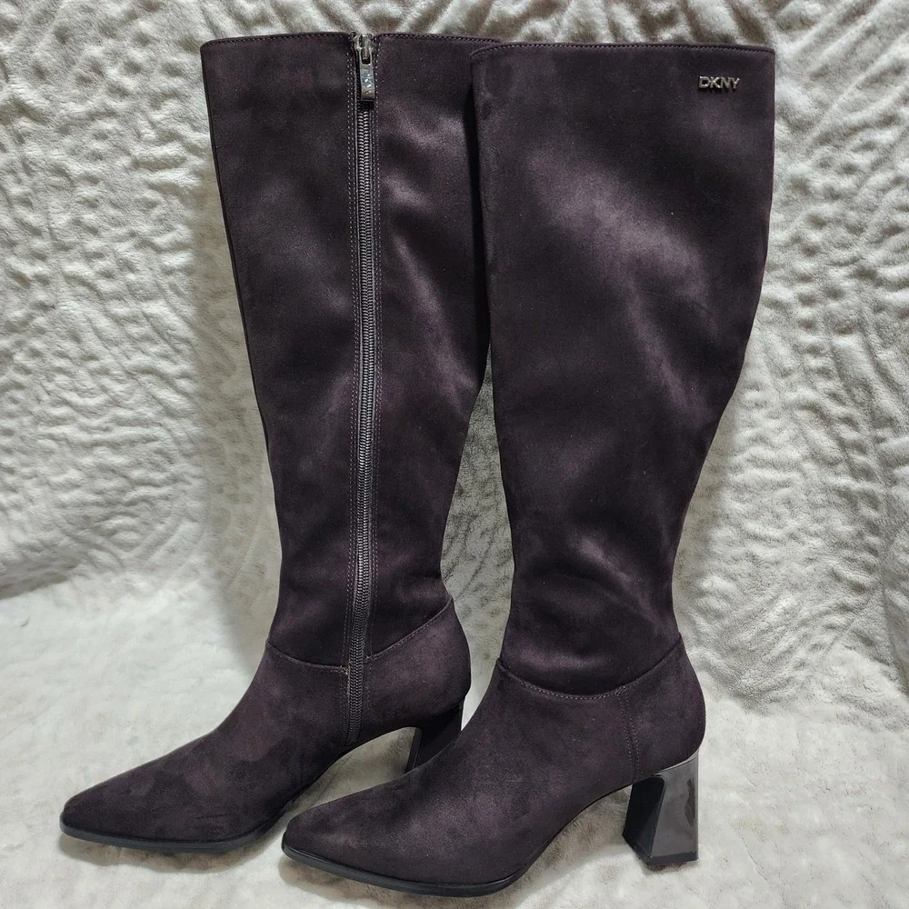 DKNY Salem Boots Dark Brown Chocolate Pointed Toe Knee High Heeled Sz 5.5M